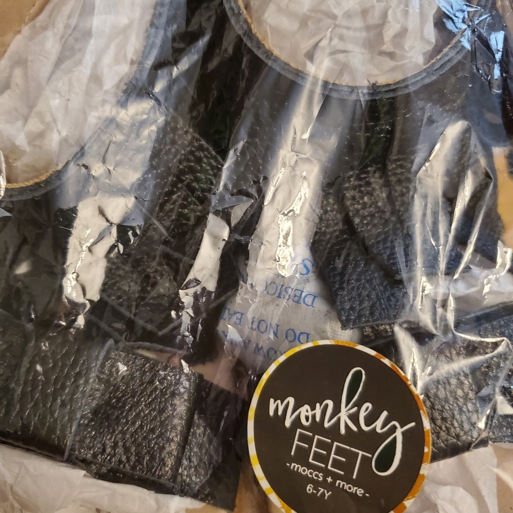 Monkey Feet - Picture 2 of 2
